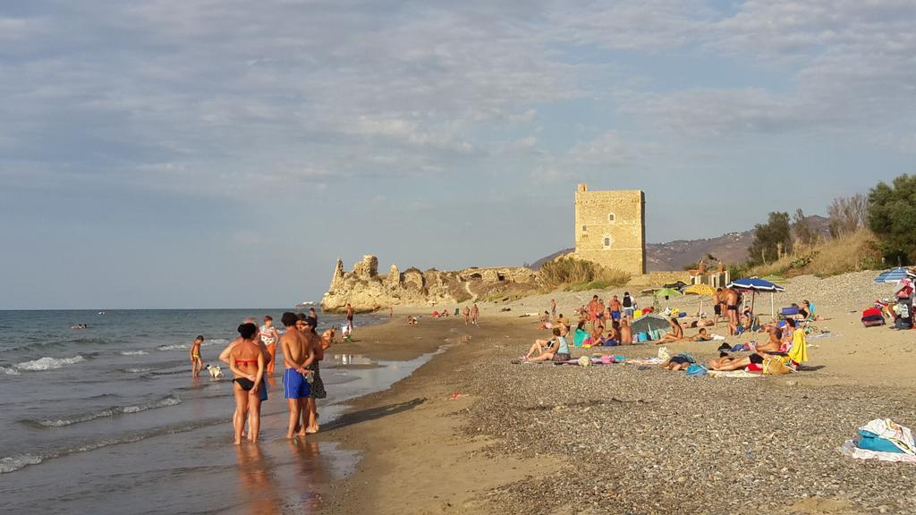 Casa Eleonora Apartman Campofelice di Roccella Kültér fotó